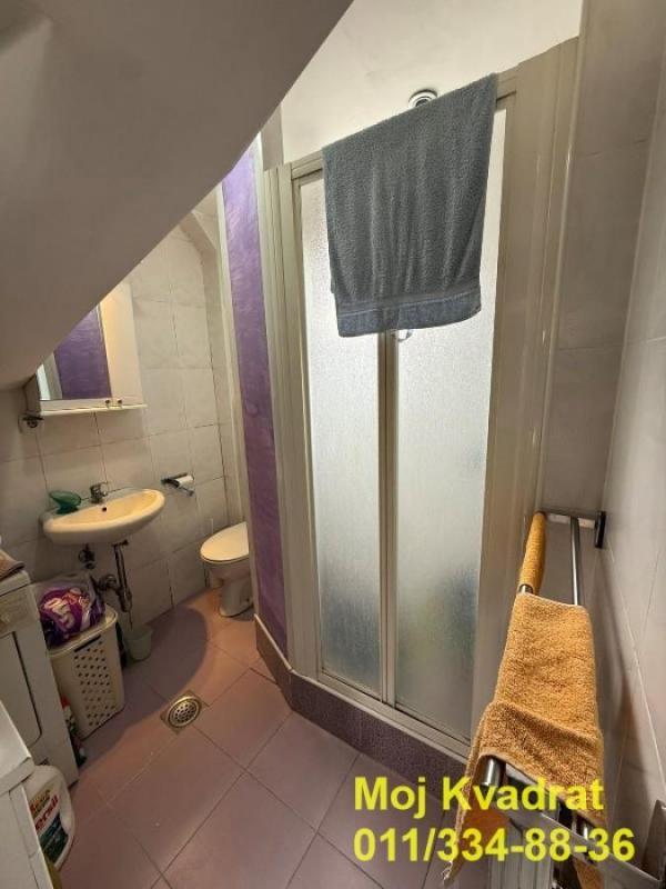 Stan na prodaju u Beogradu, Karaburma, trosoban, 54m2, cena 157000 evra