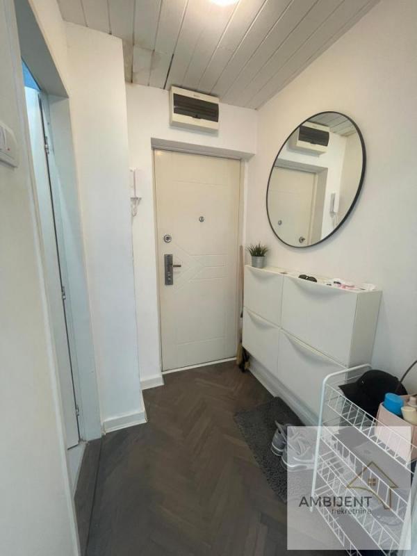 Stan na prodaju u Beogradu, Karaburma, dvosoban, 42m2, cena 120000 evra