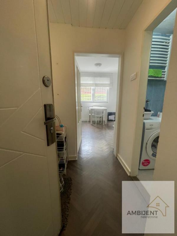 Stan na prodaju u Beogradu, Karaburma, dvosoban, 42m2, cena 120000 evra