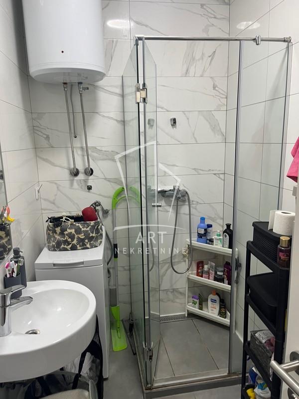 Stan na prodaju u Beogradu, Zvezdara, jednoiposoban, 40m2, cena 119000 evra