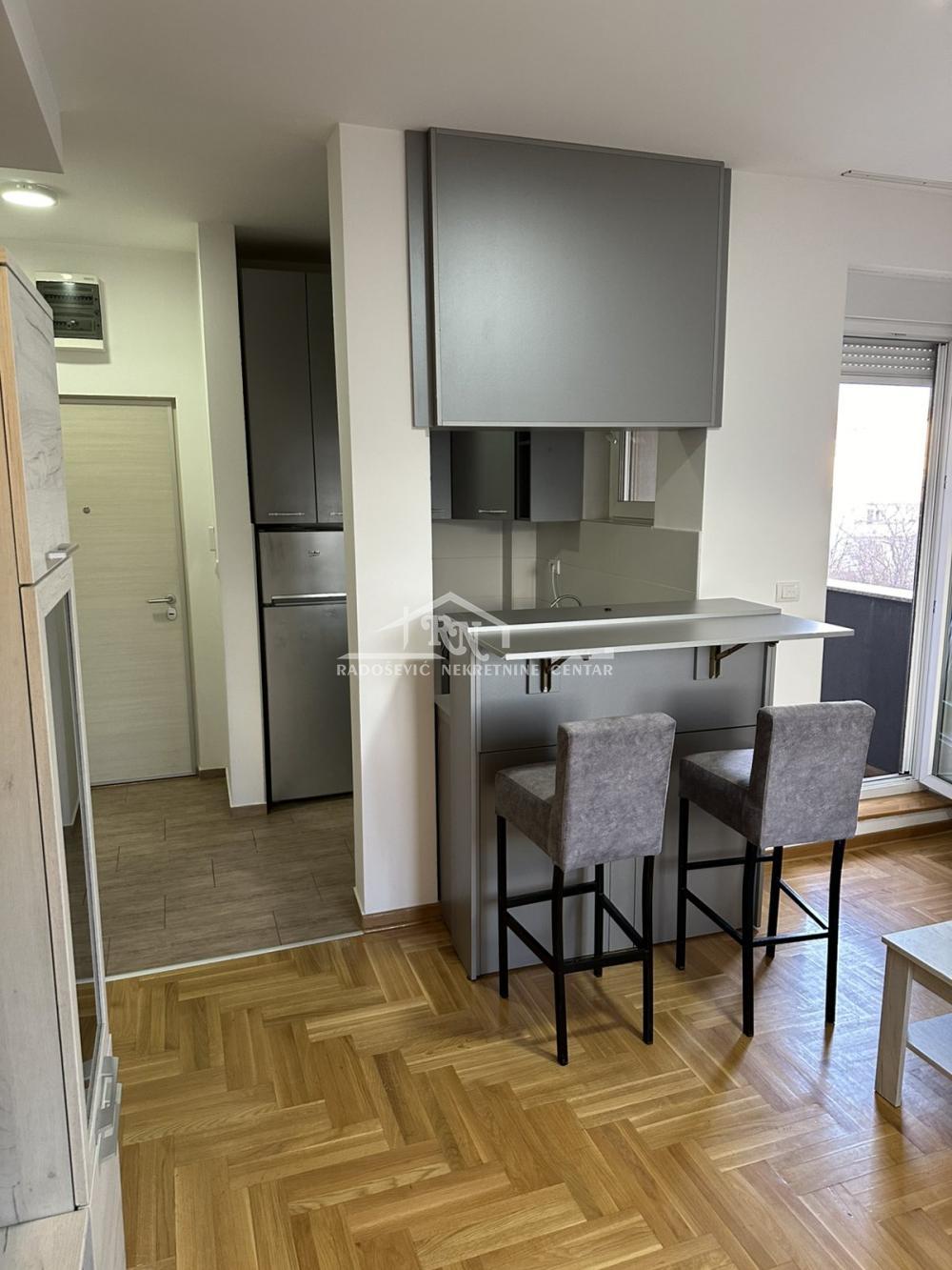 Stan na prodaju u Beogradu, Mirijevo, jednoiposoban, 37m2, cena 159000 evra