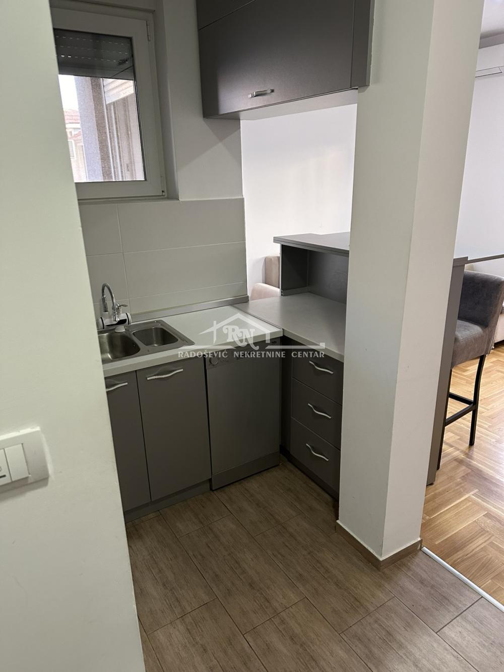 Stan na prodaju u Beogradu, Mirijevo, jednoiposoban, 37m2, cena 159000 evra