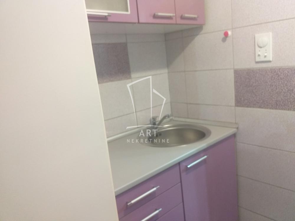 Stan na prodaju u Beogradu, Vračar, jednosoban, 29m2, cena 85000 evra