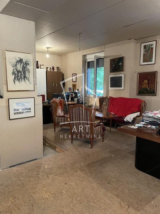 Stan na prodaju u Beogradu, Kalenić pijaca, trosoban, 72m2, cena 328500 evra