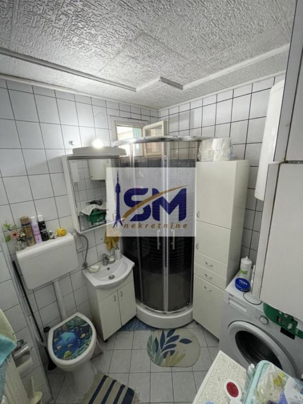 Stan na prodaju u Beogradu, Krnjača, trosoban, 62m2, cena 179700 evra