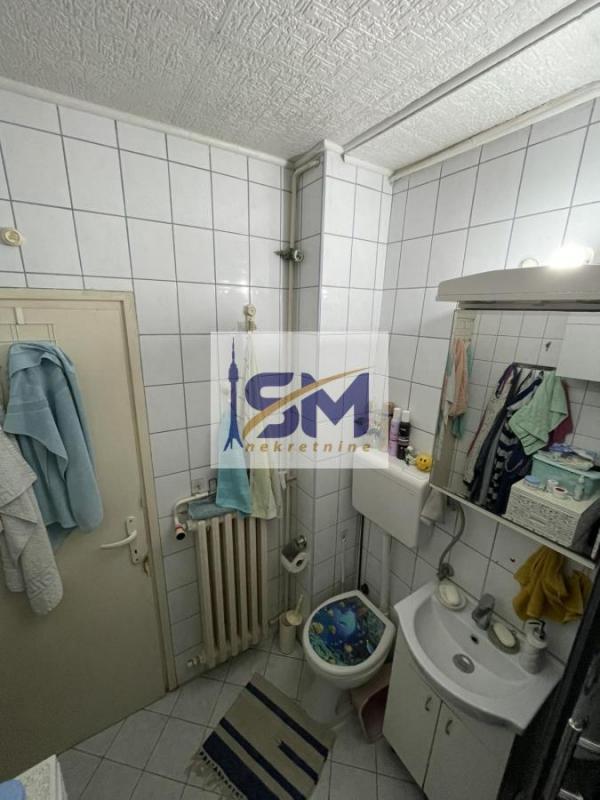 Stan na prodaju u Beogradu, Krnjača, trosoban, 62m2, cena 179700 evra