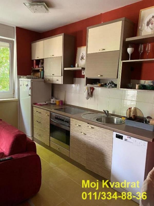 Stan na prodaju u Beogradu, Novi Beograd blok 61, dvoiposoban, 49m2, cena 185000 evra