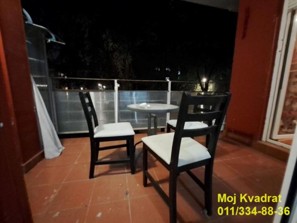 Stan na prodaju u Beogradu, Novi Beograd blok 61, dvoiposoban, 49m2, cena 185000 evra