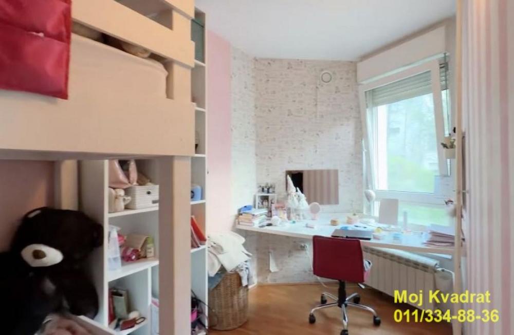 Stan na prodaju u Beogradu, Banovo brdo, trosoban, 85m2, cena 280000 evra