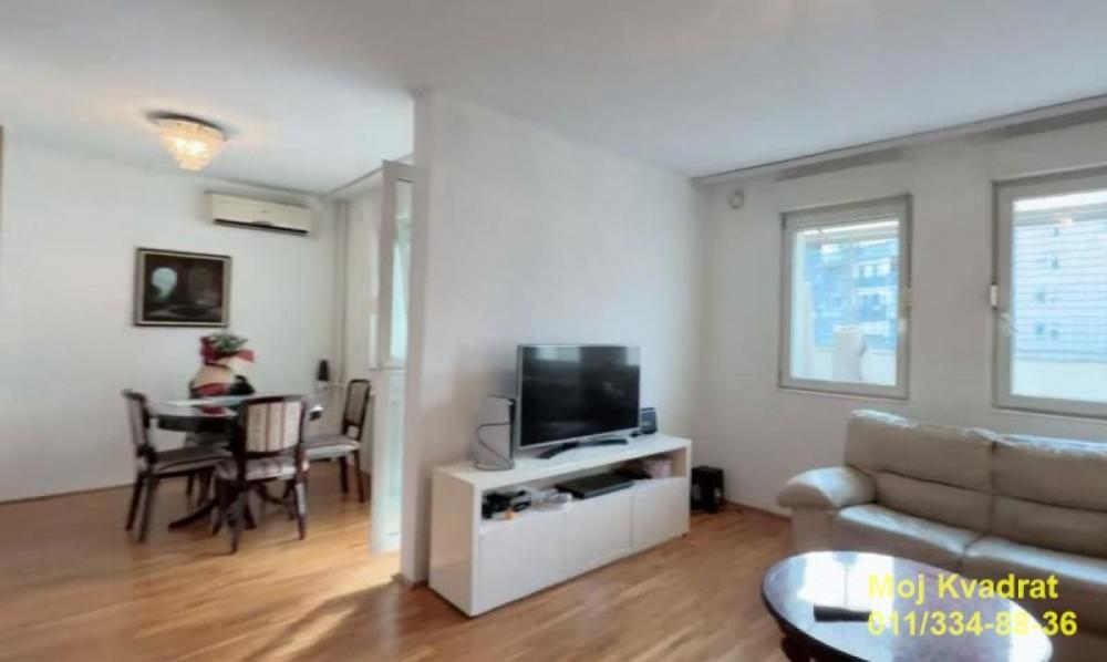 Stan na prodaju u Beogradu, Banovo brdo, trosoban, 85m2, cena 280000 evra