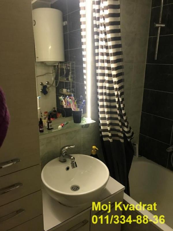 Stan na prodaju u Beogradu, Banovo brdo, trosoban, 85m2, cena 280000 evra