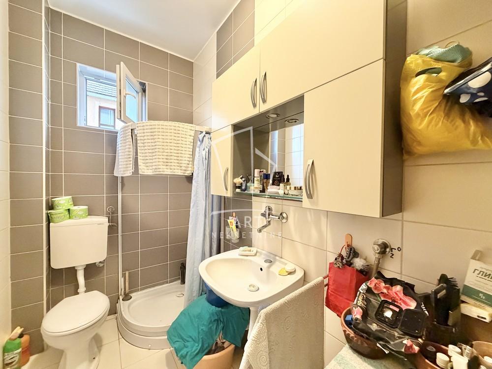 Stan na prodaju u Beogradu, Zemun, jednoiposoban, 36m2, cena 85600 evra