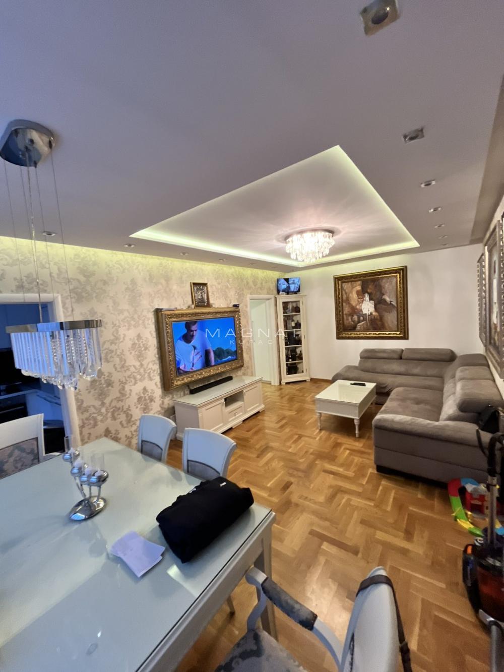 Stan na prodaju u Beogradu, Konjarnik, troiposoban, 56m2, cena 219000 evra