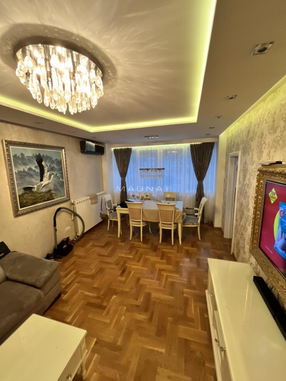 Stan na prodaju u Beogradu, Konjarnik, troiposoban, 56m2, cena 219000 evra