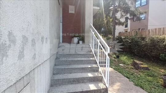 Stan na prodaju u Beogradu, Miljakovac, troiposoban, 89m2, cena 230000 evra