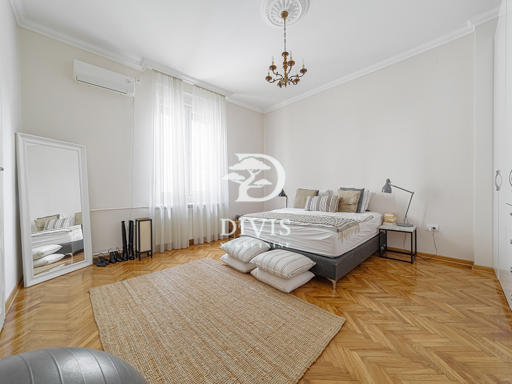 Stan na prodaju u Beogradu, Krunski venac, trosoban, 100m2, cena 495000 evra