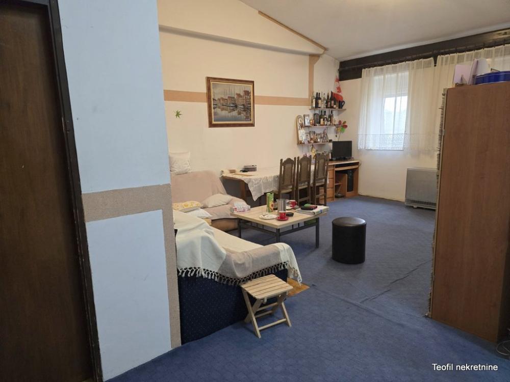 Stan na prodaju u Beogradu, Prvomajska, cetvorosoban, 93m2, cena 220000 evra