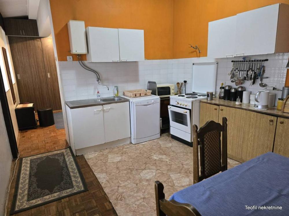 Stan na prodaju u Beogradu, Prvomajska, cetvorosoban, 93m2, cena 220000 evra