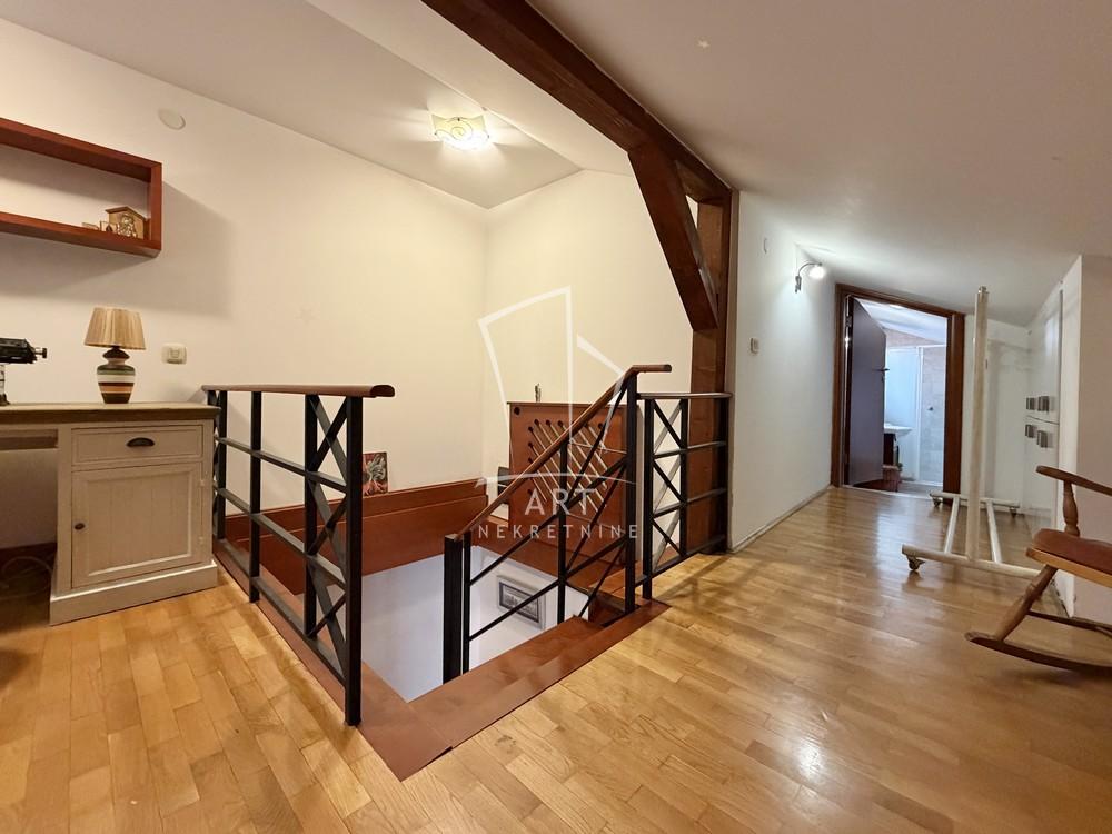 Stan na prodaju u Beogradu, Vračar, trosoban, 84m2, cena 299000 evra