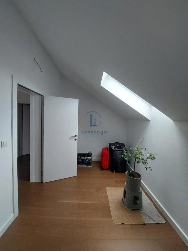 Stan na prodaju u Beogradu, 135m2, cena 212135 evra