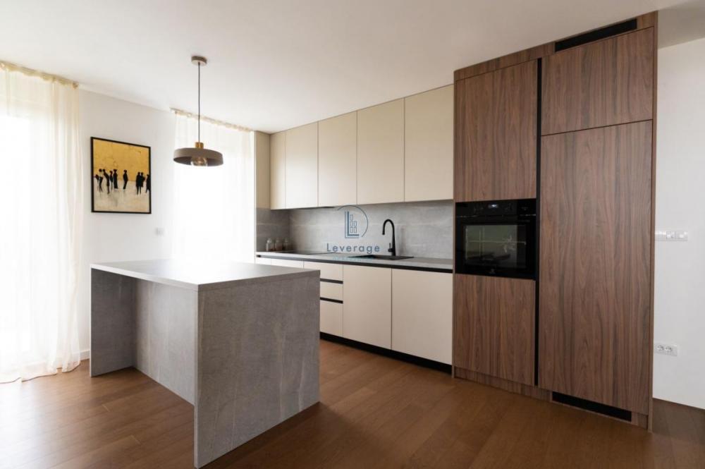 Stan na prodaju u Beogradu, 135m2, cena 212135 evra