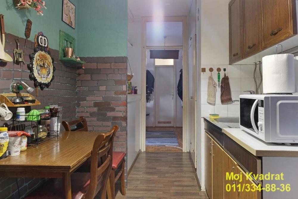 Stan na prodaju u Beogradu, Novi Beograd blok 63, trosoban, 87m2, cena 235000 evra