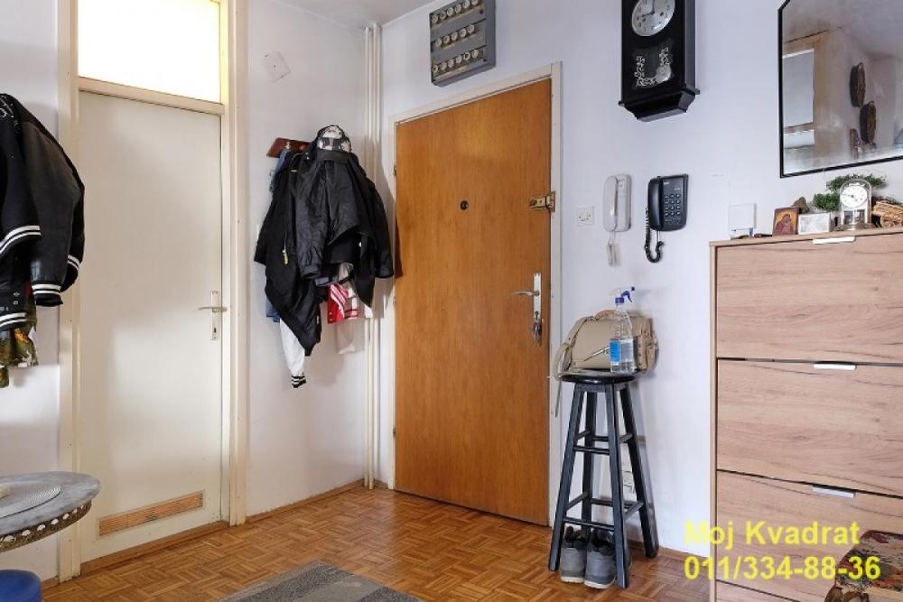 Stan na prodaju u Beogradu, Novi Beograd blok 63, trosoban, 87m2, cena 235000 evra