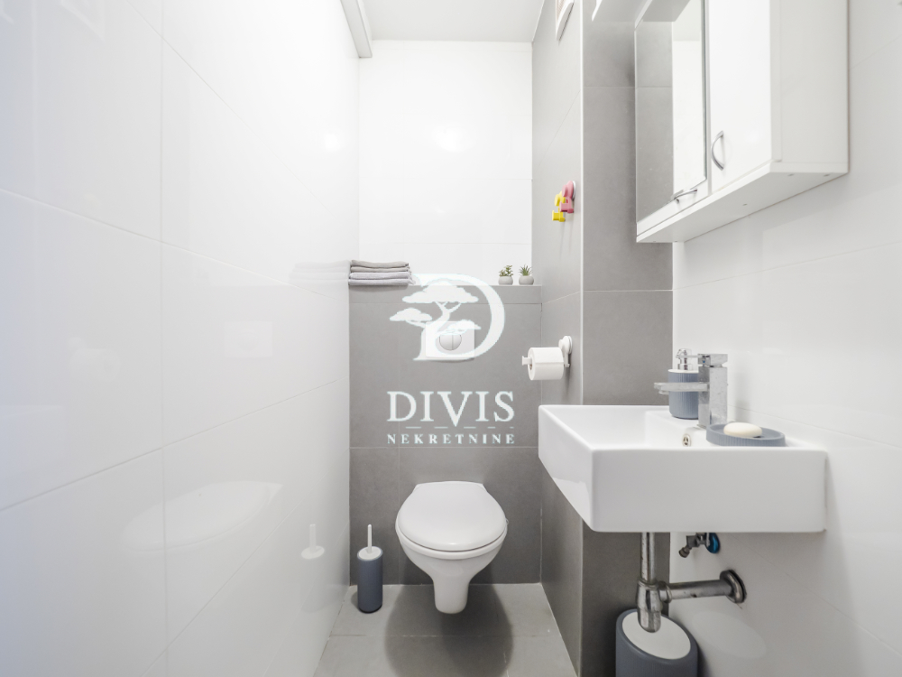 Stan na prodaju u Beogradu, Lion, trosoban, 94m2, cena 352000 evra