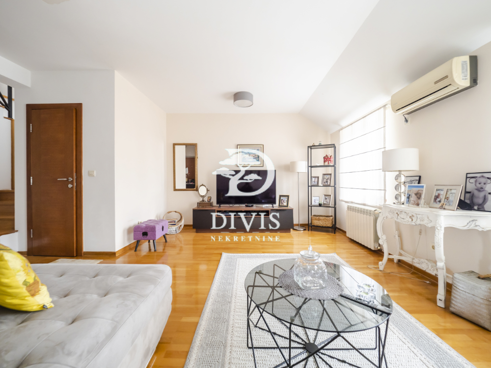 Stan na prodaju u Beogradu, Lion, trosoban, 94m2, cena 352000 evra