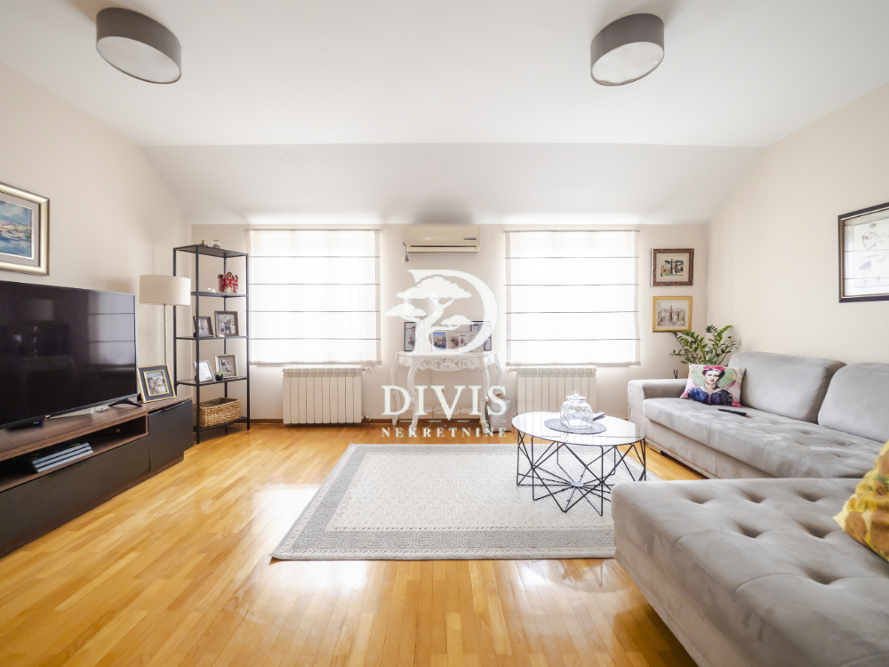 Stan na prodaju u Beogradu, Lion, trosoban, 94m2, cena 352000 evra