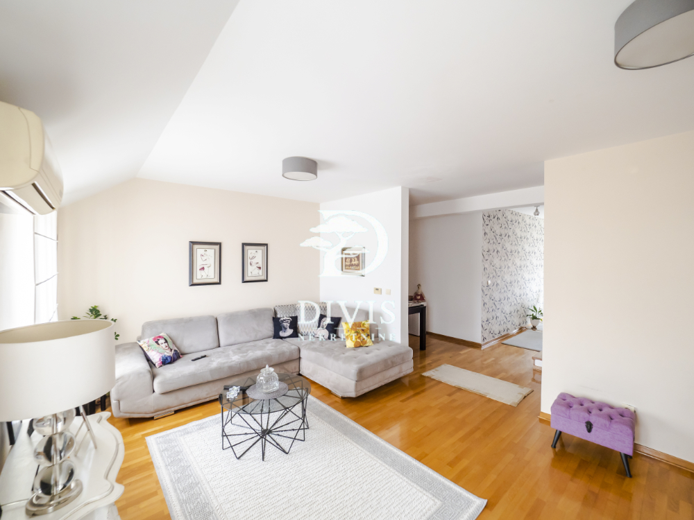 Stan na prodaju u Beogradu, Lion, trosoban, 94m2, cena 352000 evra