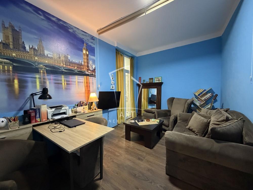 Stan na prodaju u Beogradu, Stari grad, cetvorosoban, 69m2, cena 310000 evra