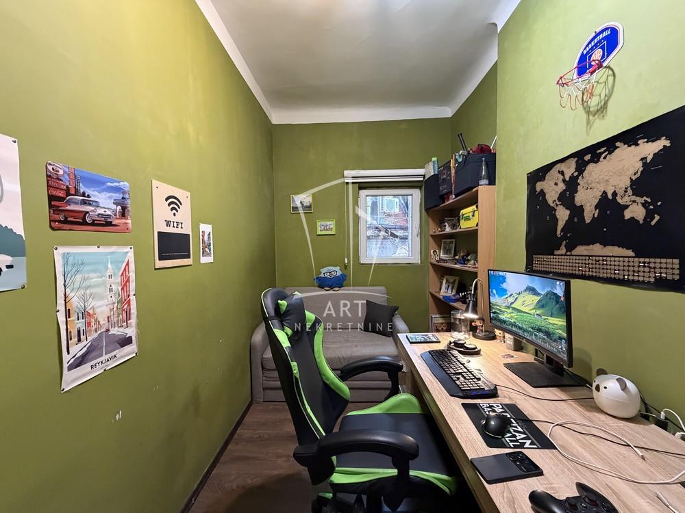 Stan na prodaju u Beogradu, Stari grad, cetvorosoban, 69m2, cena 310000 evra