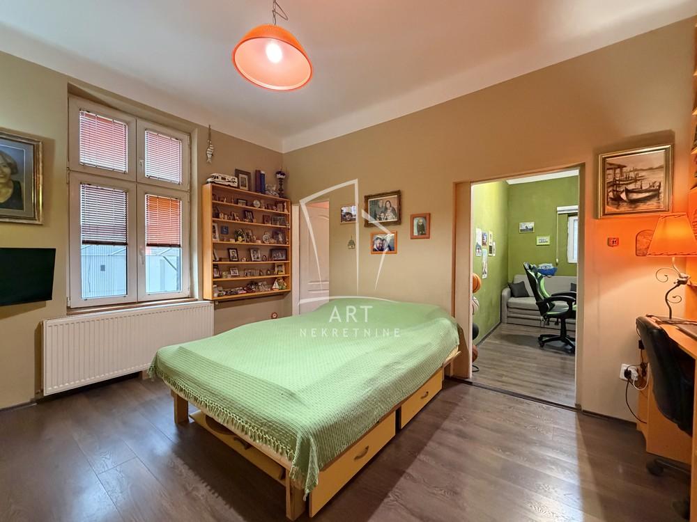 Stan na prodaju u Beogradu, Stari grad, cetvorosoban, 69m2, cena 310000 evra