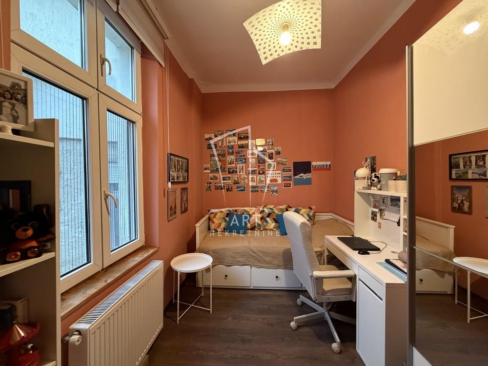 Stan na prodaju u Beogradu, Stari grad, cetvorosoban, 69m2, cena 310000 evra