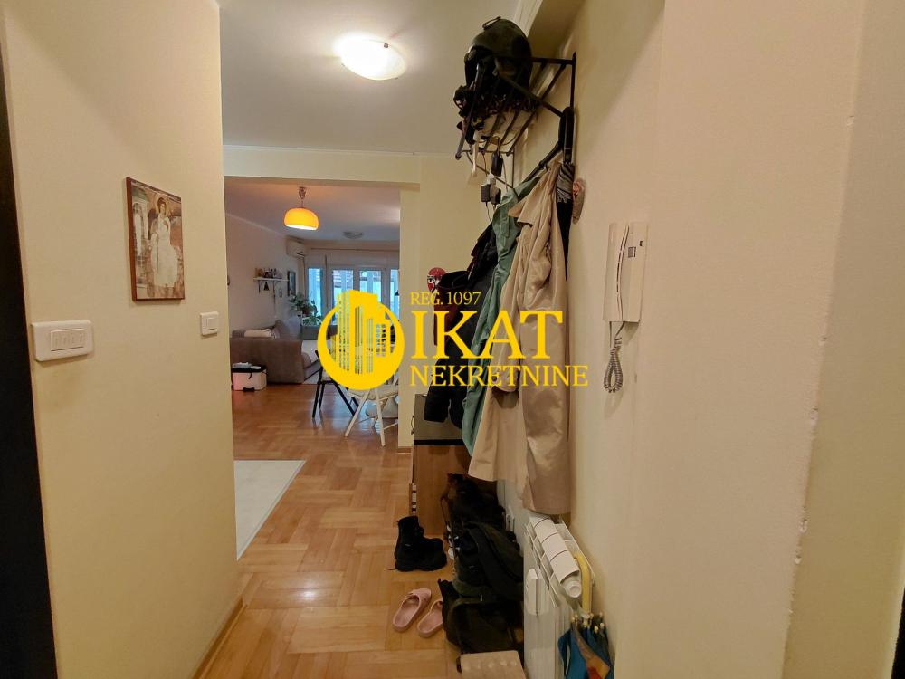 Stan na prodaju u Beogradu, Zvezdara, trosoban, 61m2, cena 220000 evra