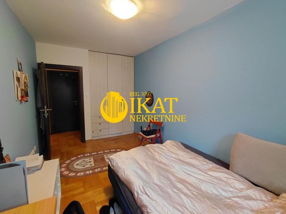 Stan na prodaju u Beogradu, Zvezdara, trosoban, 61m2, cena 220000 evra