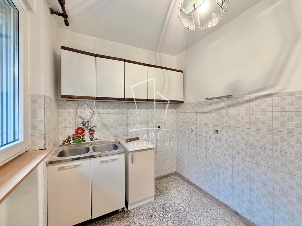 Stan na prodaju u Beogradu, Zvezdara, dvoiposoban, 53m2, cena 170000 evra