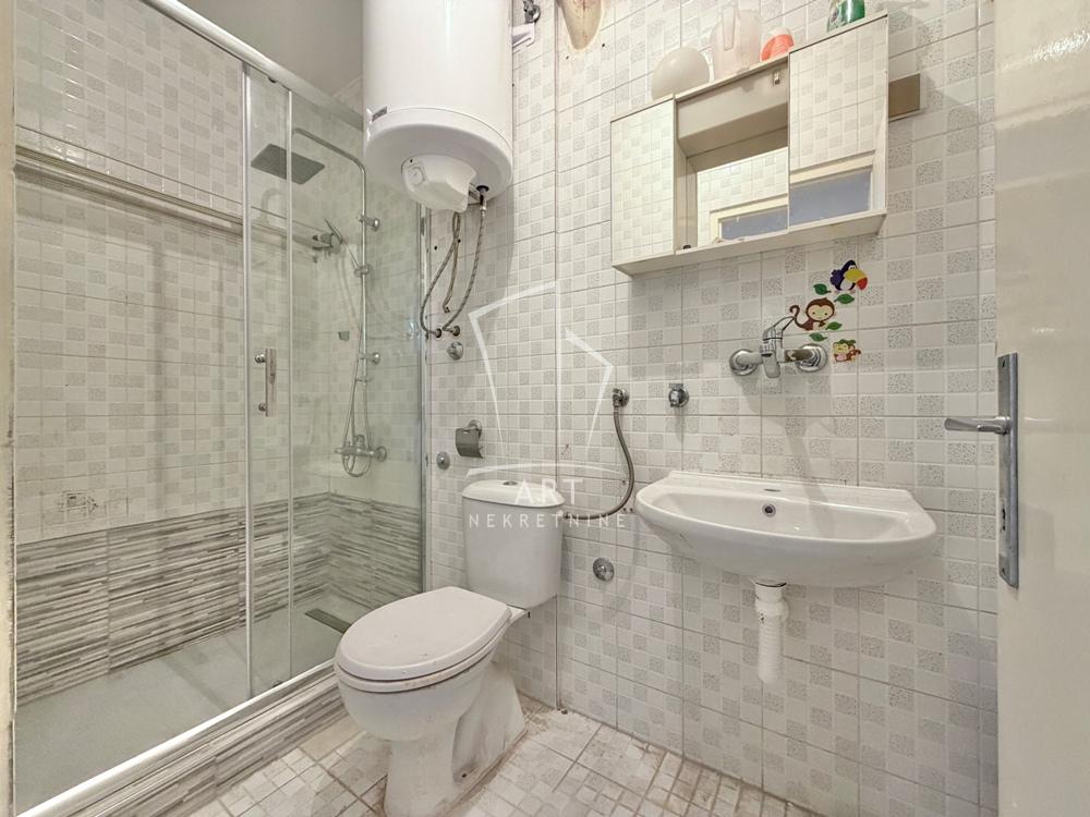 Stan na prodaju u Beogradu, Zvezdara, dvoiposoban, 53m2, cena 170000 evra