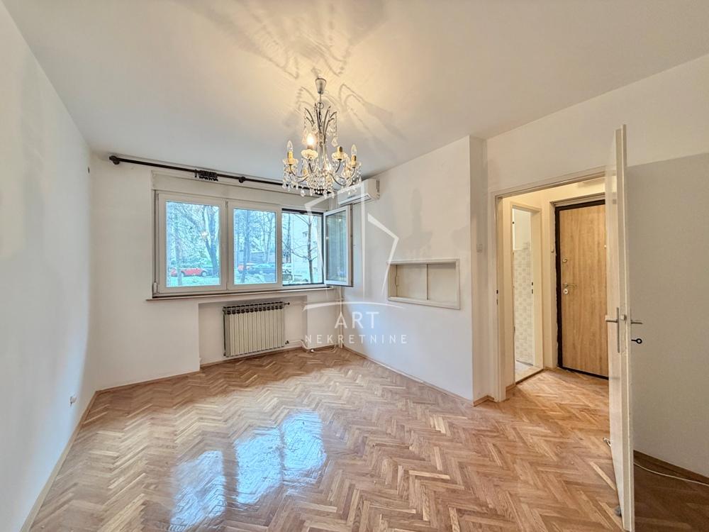 Stan na prodaju u Beogradu, Zvezdara, dvoiposoban, 53m2, cena 170000 evra