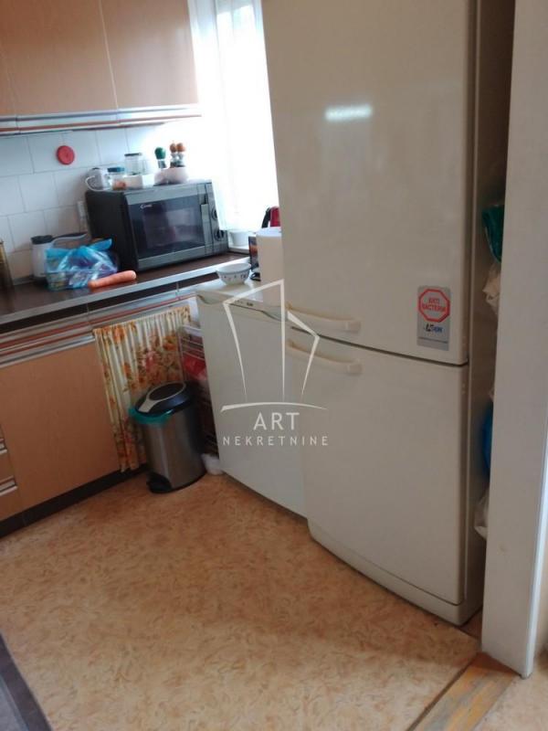 Stan na prodaju u Beogradu, Žarkovo, dvoiposoban, 68m2, cena 135000 evra