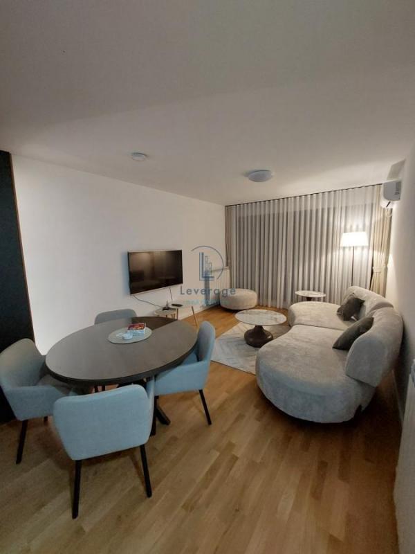 Stan na prodaju u Beogradu, Višnjička banja, trosoban, 67m2, cena 219000 evra