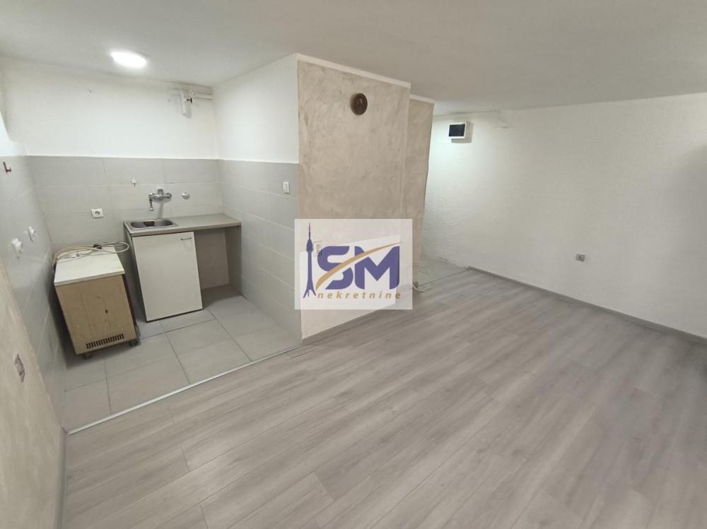 Stan na prodaju u Beogradu, Rakovica, jednoiposoban, 30m2, cena 65000 evra