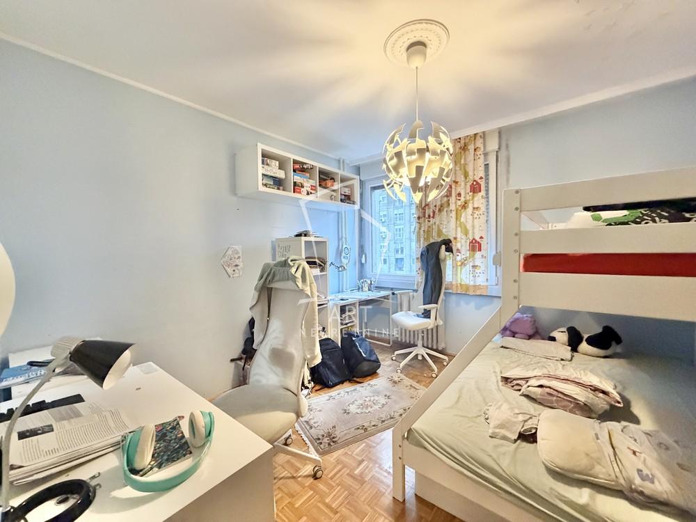 Stan na prodaju u Beogradu, Banjica, dvoiposoban, 75m2, cena 230000 evra