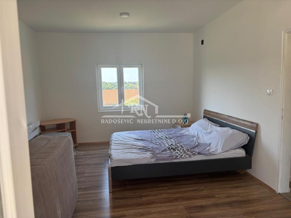 Stan na prodaju u Beogradu, Rakovica, trosoban, 71m2, cena 127800 evra