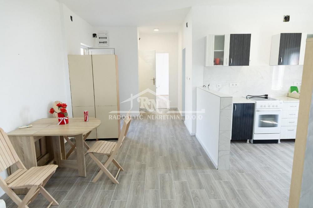 Stan na prodaju u Beogradu, Rakovica, trosoban, 71m2, cena 127800 evra