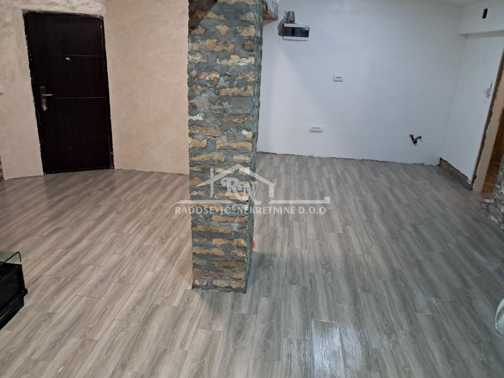 Stan na prodaju u Beogradu, Rakovica, jednoiposoban, 55m2, cena 99000 evra