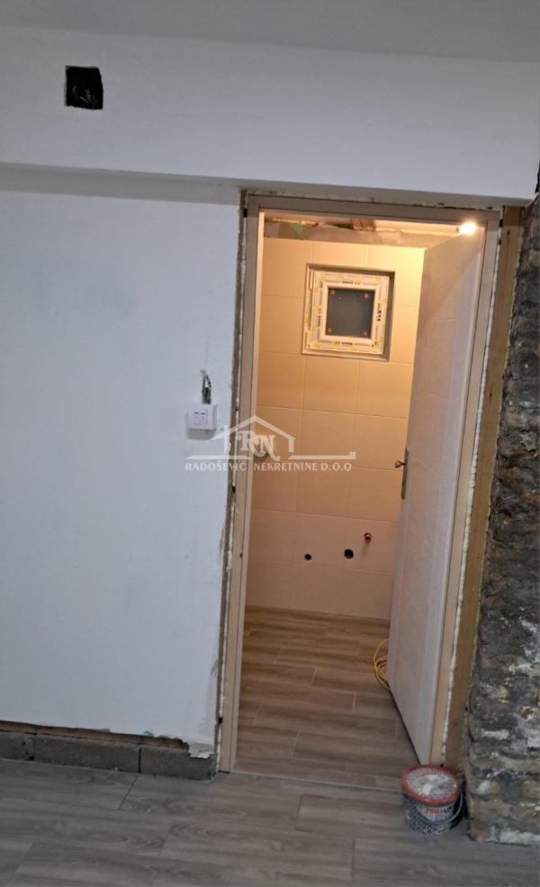 Stan na prodaju u Beogradu, Rakovica, jednoiposoban, 55m2, cena 99000 evra