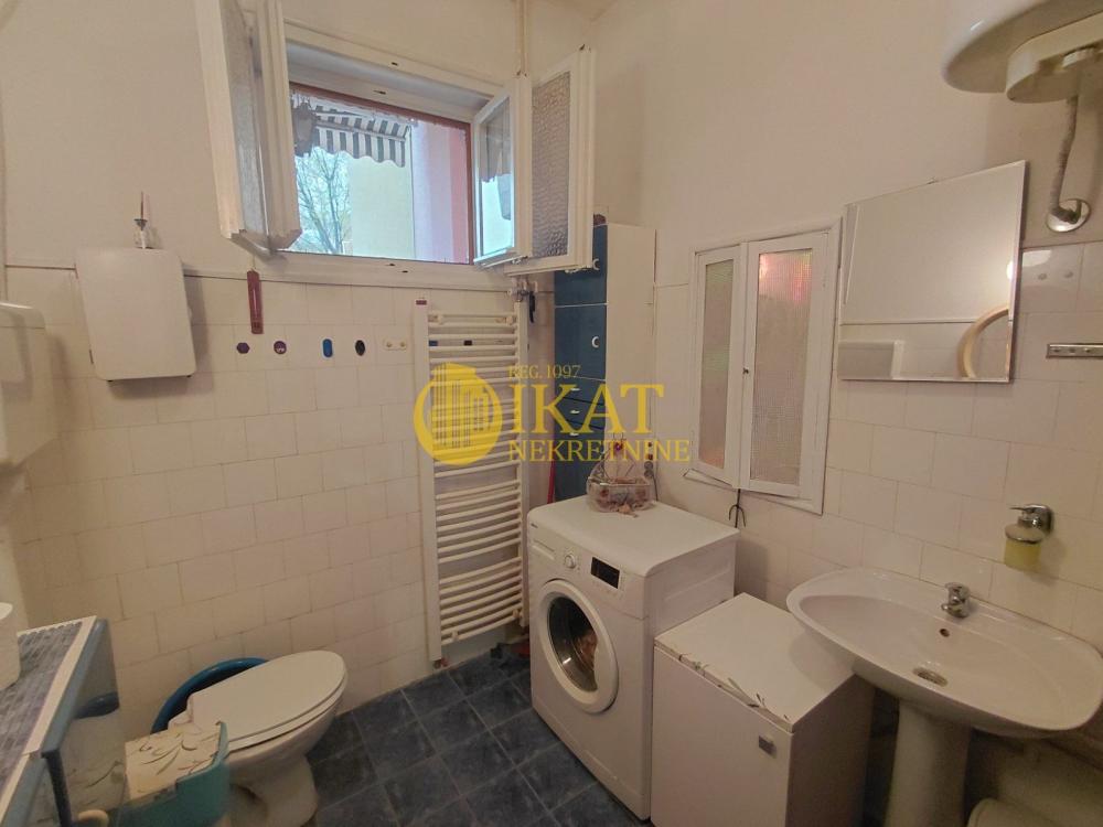 Stan na prodaju u Beogradu, Zemun, cetvorosoban, 110m2, cena 400000 evra