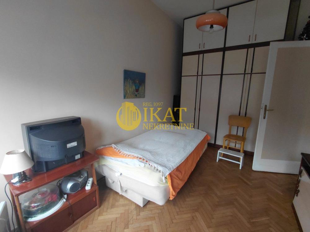 Stan na prodaju u Beogradu, Zemun, cetvorosoban, 110m2, cena 400000 evra